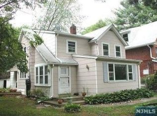 23 Meadow St, Demarest, NJ 07627