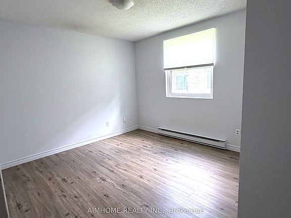 5th image of 109 Westmount Rd N