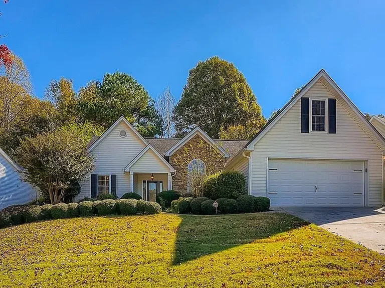4019 Duncan Ives Dr — Photo 1