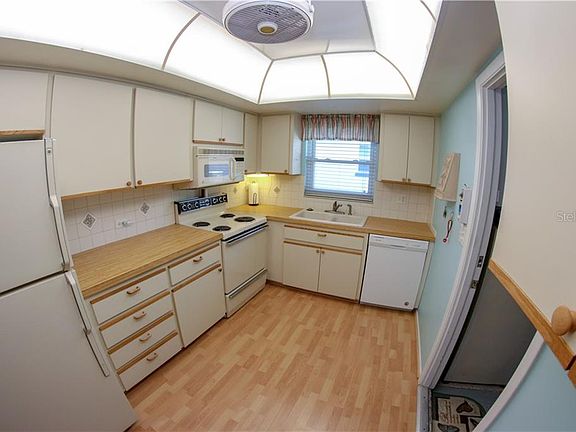 2nd image of 3444 Maclaren Dr