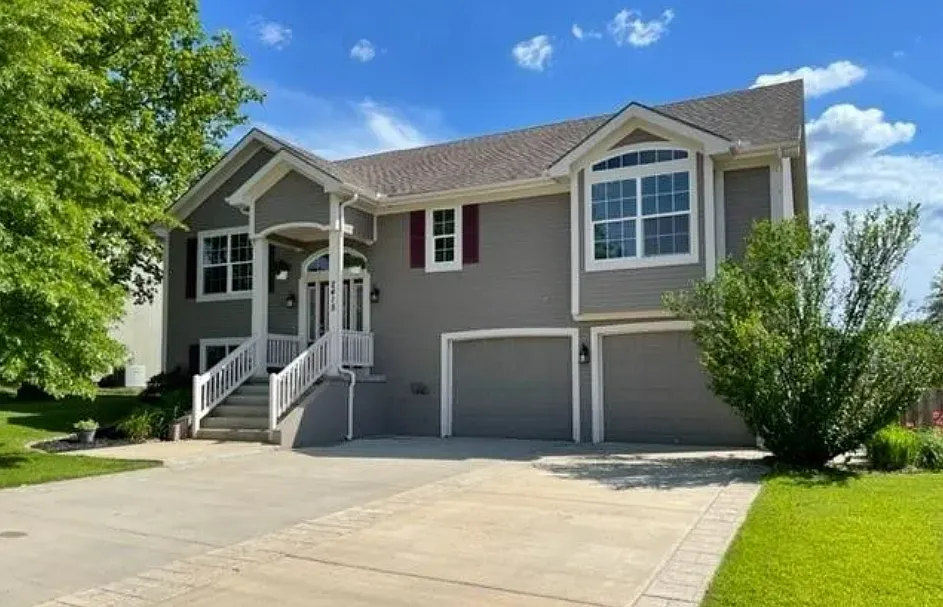 Building Photo - 2415 Shenandoah Dr