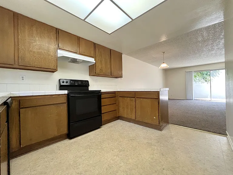 Mountain View - 320 — Photo 8
