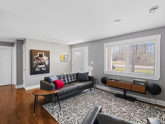4th image of 55 Munner Dr