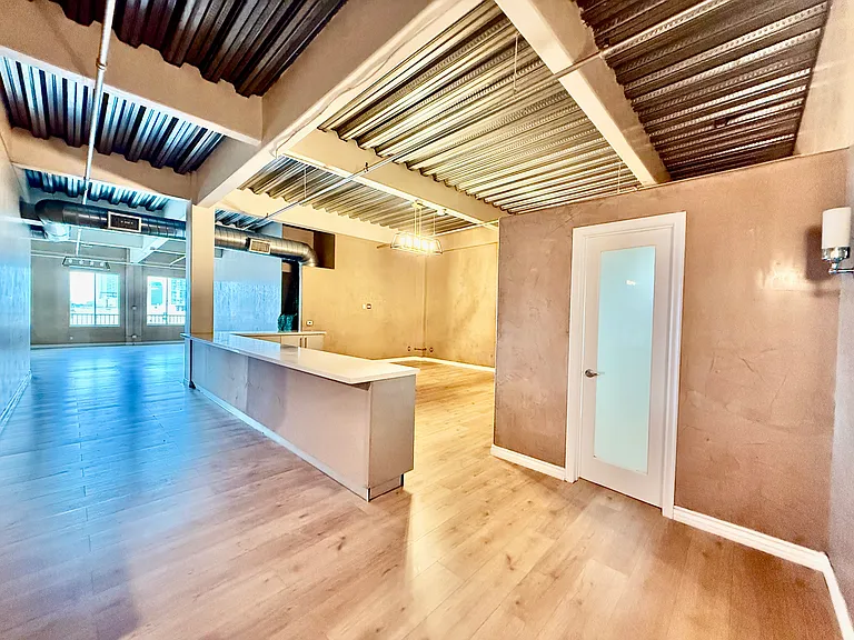 312 W 5th St #1205 — Photo 3