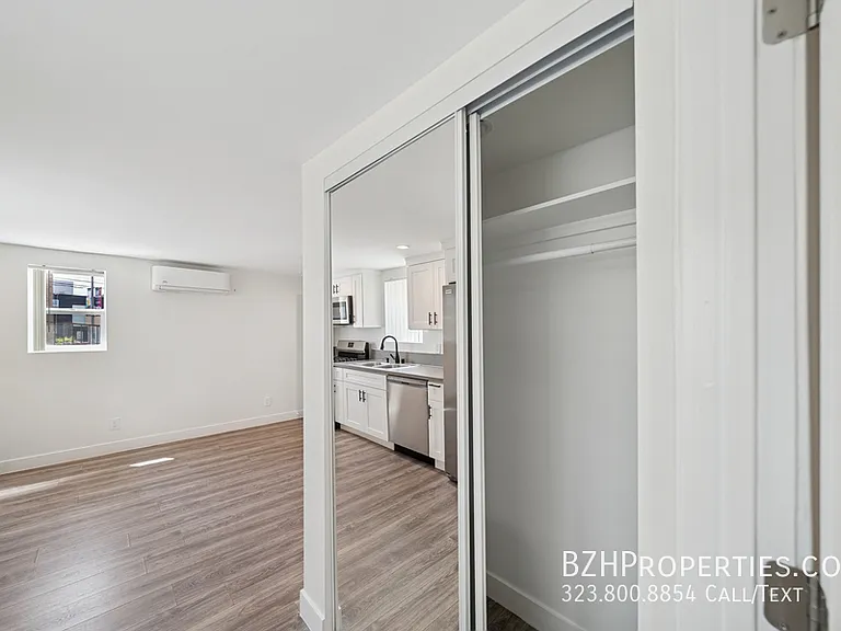 1267 Vin Scully Ave — Photo 7