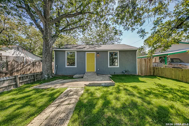 4 bed, 2.0 bath, 1276 sqft, $1,750 — Photo 2