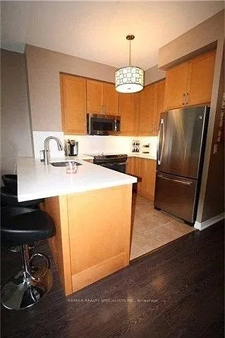 3939 Duke Of York Blvd — Photo 4