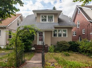 74 8th St, Ridgefield Park, NJ 07660