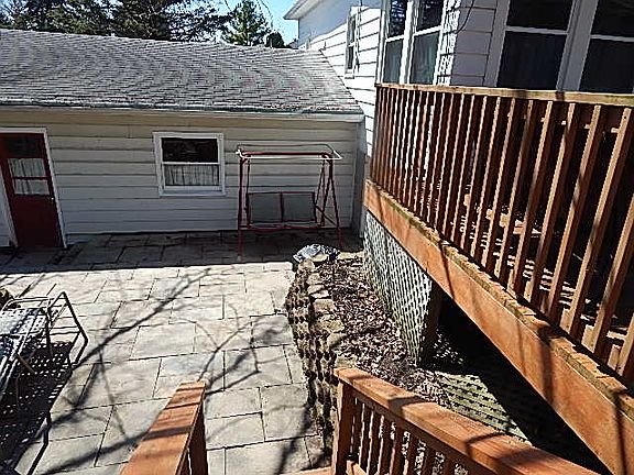 4th image of 165 E Main St