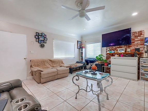 4th image of 2663 Loosmore St