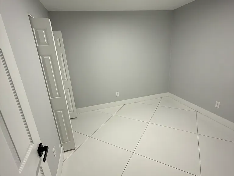2032 Gregory Dr — Photo 4