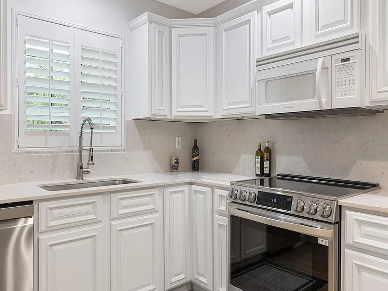 900 Jasmine Ln #10A — Photo 8