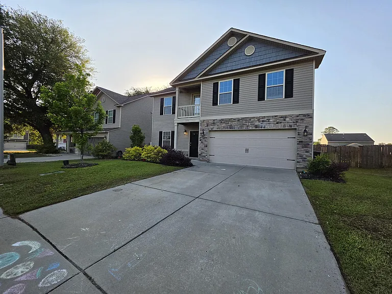 147 Niblick Dr — Photo 2