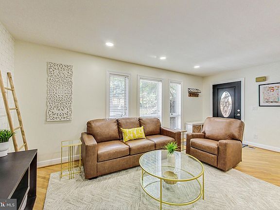 5th image of 4814 Hampden Ln #R-2