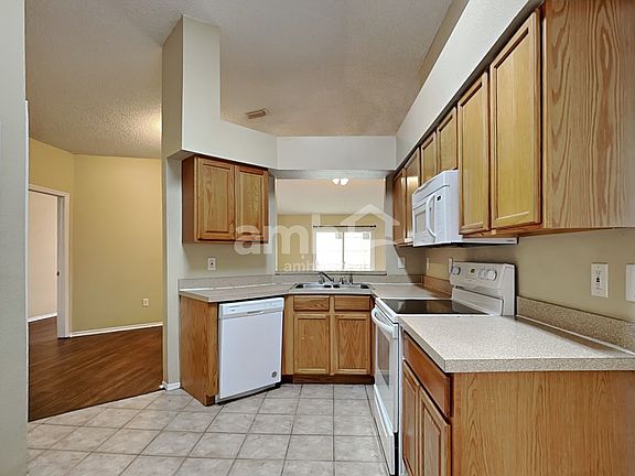 4th image of 4511 Country Hills Blvd