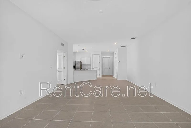 3 bed, 2.0 bath, 1500 sqft, $2,290 — Photo 3