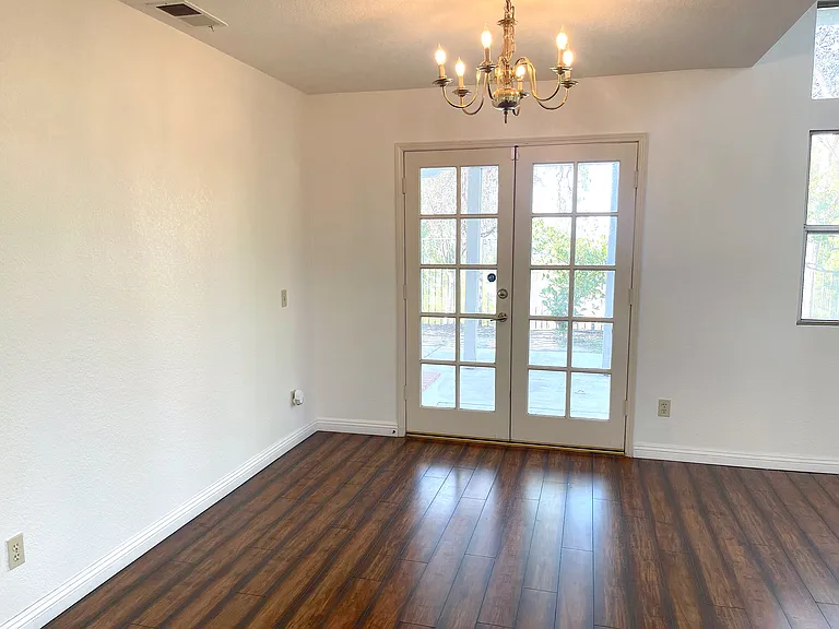 2985 Amber Dr — Photo 8