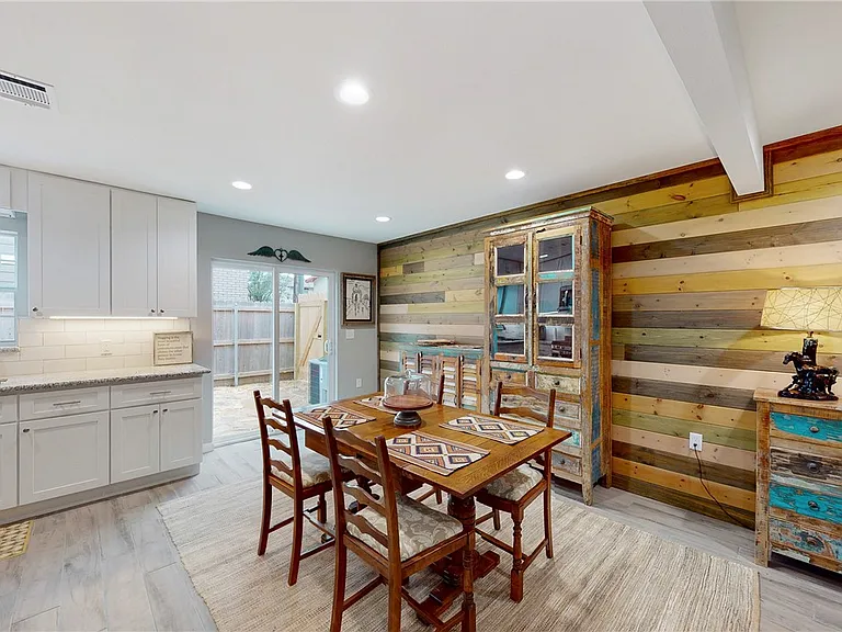 513 Boyett St #2 — Photo 4