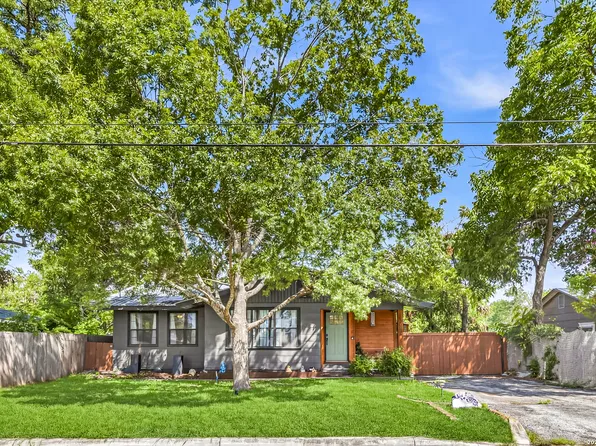 1520 W BRIDGE ST, New Braunfels, TX 78130