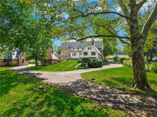 5371 Landis Mill Rd, Bethlehem, PA 18015