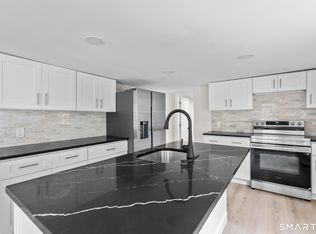 23 Dominican Rd, Branford, CT 06405
