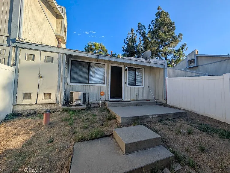 1965 Coulston St #10 — Photo 63