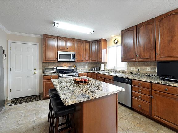 5th image of 702 Wayfield Dr