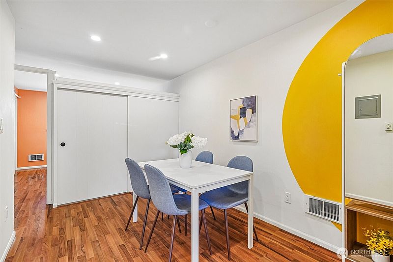 5th image of 901 5th Avenue N #107