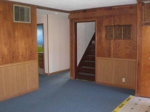 Entry to Living Room