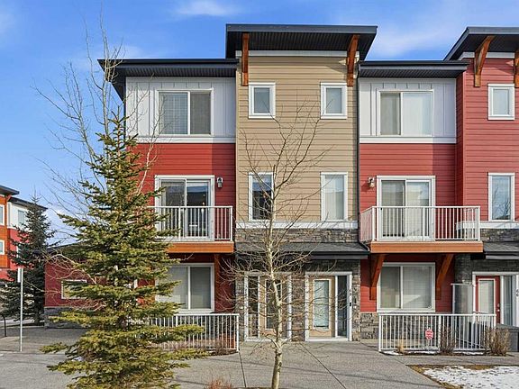2nd image of 111 W Rainbow Falls Gate #70