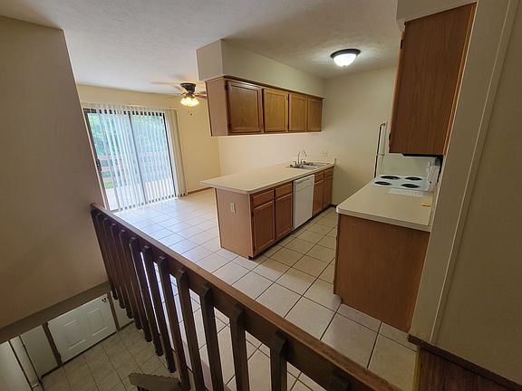4th image of 2521 Meloy Rd #1