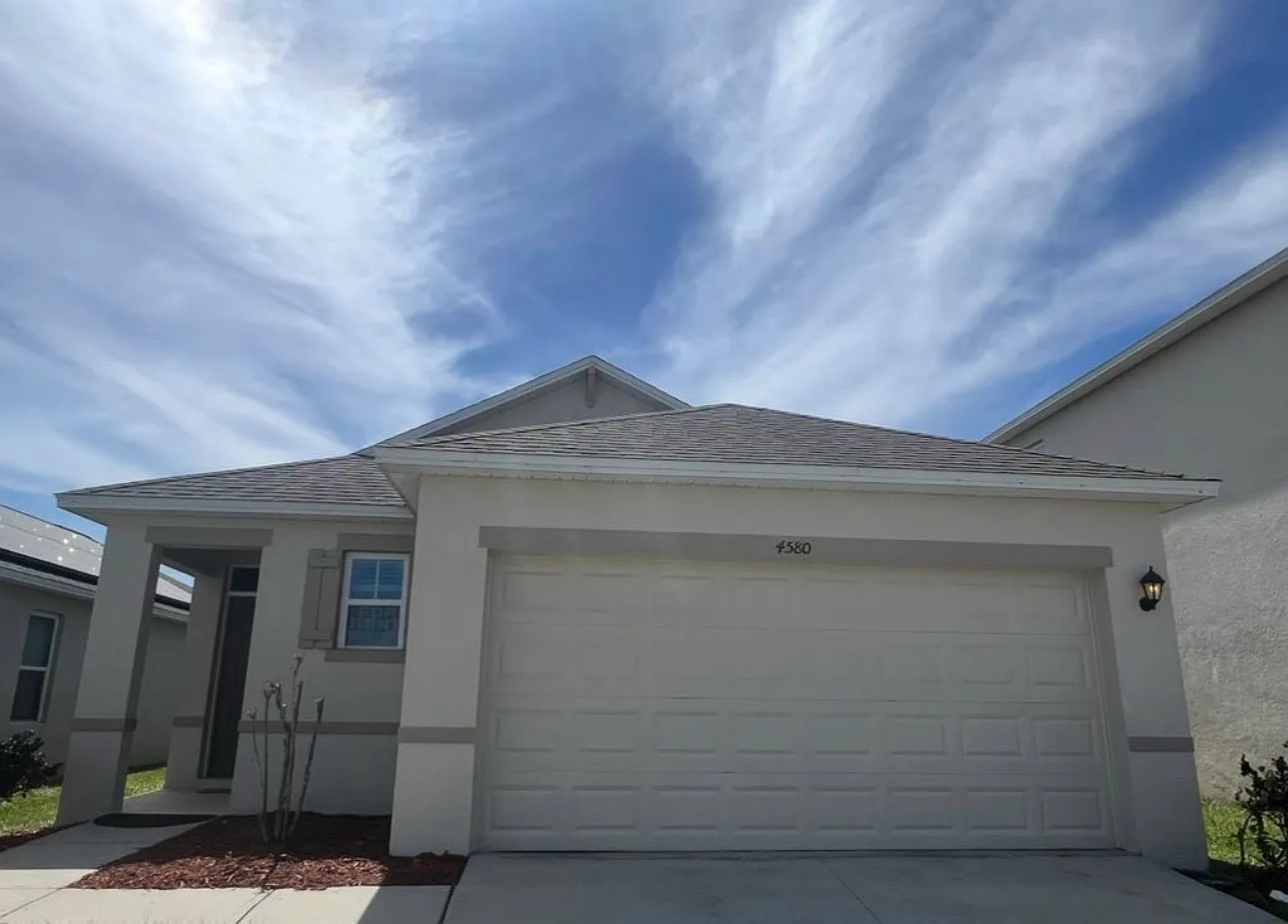 3 bed, 1650 sqft, $2,350 — Photo 1