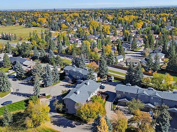 3rd image of 64 N Woodacres Cres SW #5