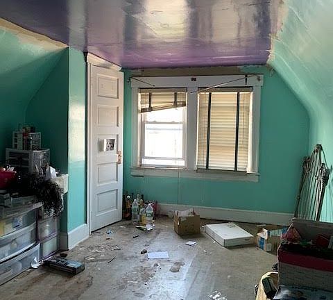 2nd image of 117 W 15th St