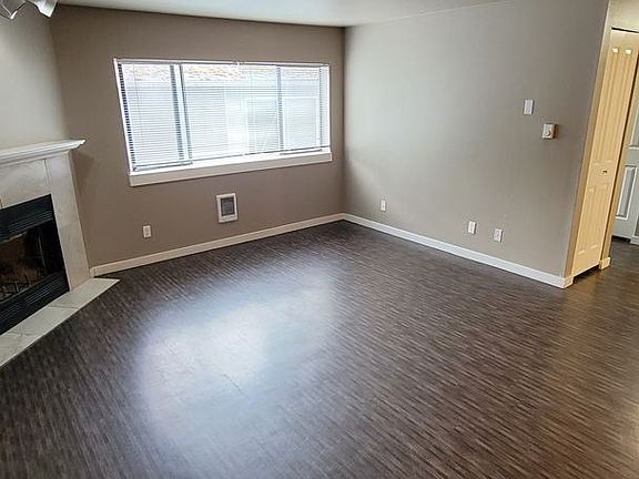 4th image of 1214 N 137th St APT 23