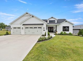 35 Ln 282b Hamilton Lk, Hamilton, IN 46742