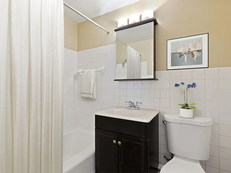 Rose Vista Apartments — Photo 5