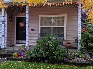 7180 NE Ashmont St, Hillsboro, OR 97124