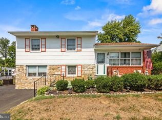 660 Pennhill Dr, Langhorne, PA 19047