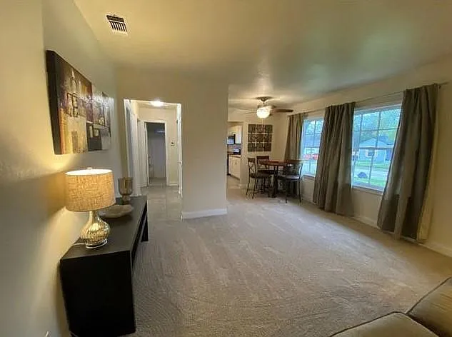 4905 Penrose Ave — Photo 8
