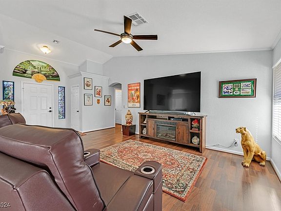5th image of 1135 Gainesborough Ct