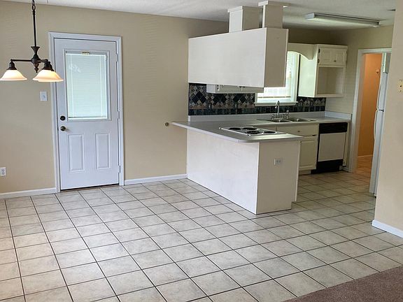 3rd image of 4131 Sedgwyck Ln
