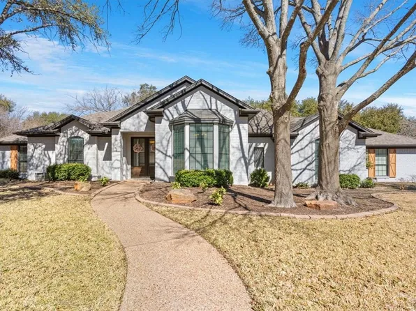 11001 Westwood Dr, Woodway, TX 76712