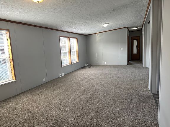 4th image of 342 White Oak Ln #342