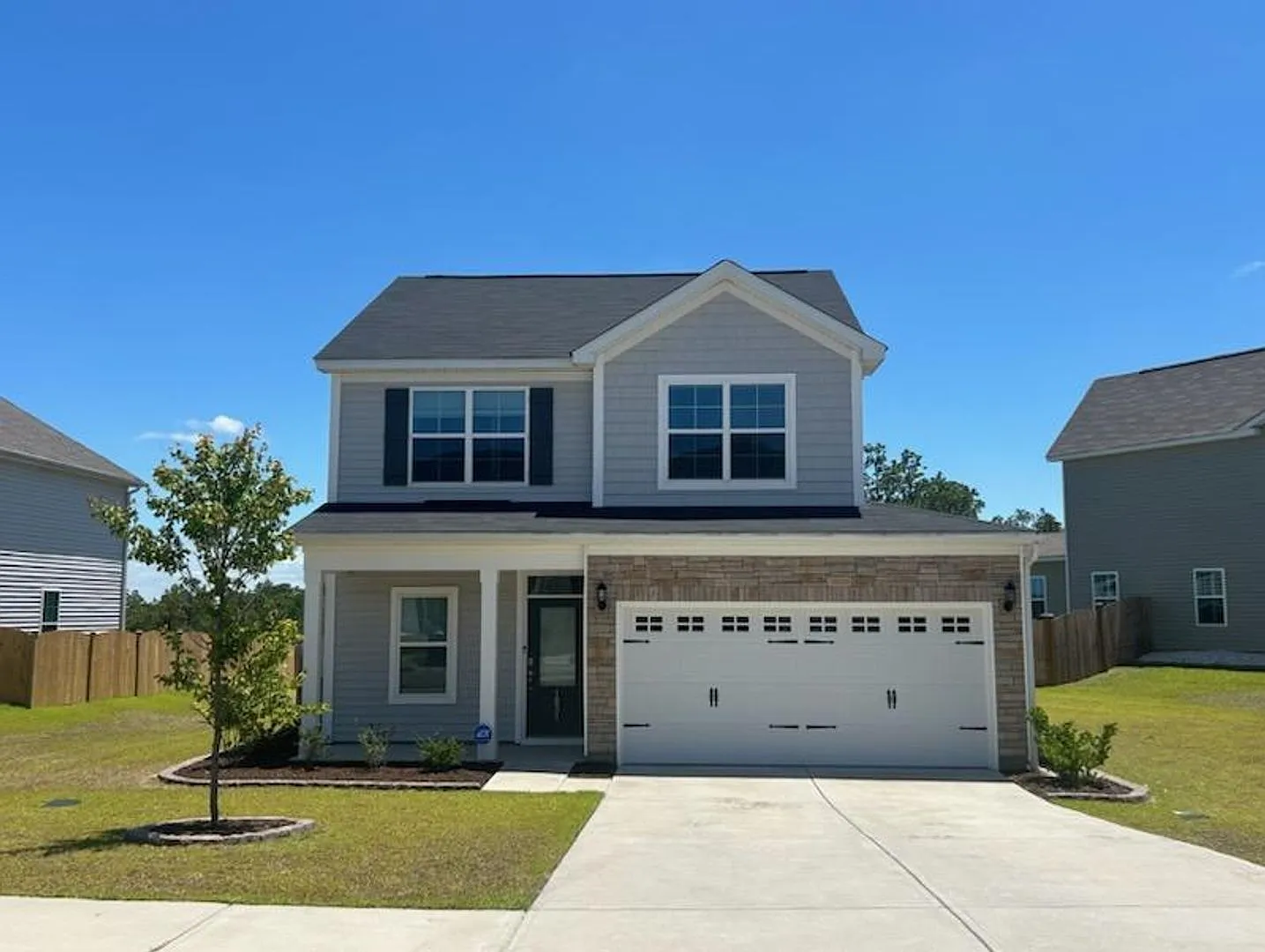 4 bed, 2.5 bath, 1876 sqft, $2,295 — Photo 1