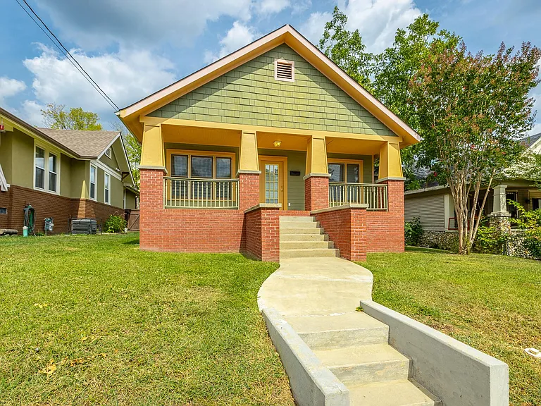 1911 Duncan Ave — Photo 2