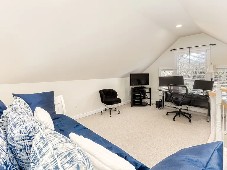 6 Little Ct — Photo 29