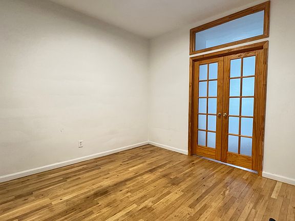 5th image of 342 E 9th St APT 3a