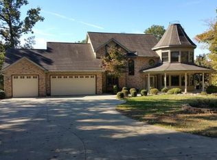 1300 Mini Hills Dr, Effingham, IL 62401