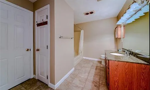 27 Homeward Ln — Photo 6